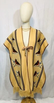 Vintage 1970’s Shawl Poncho Sweater With Robins Brown One Size Fringed Mint  - Imagem 1 de 4