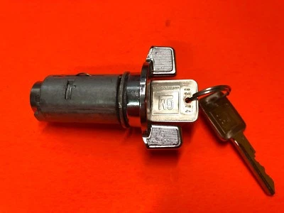 通用雪佛兰 IGNITION 开关锁 CYLINDER CHROME BOLT IN 2 GM KEYS 原始设备制造商 IL110 — 第 1/3 张图片
