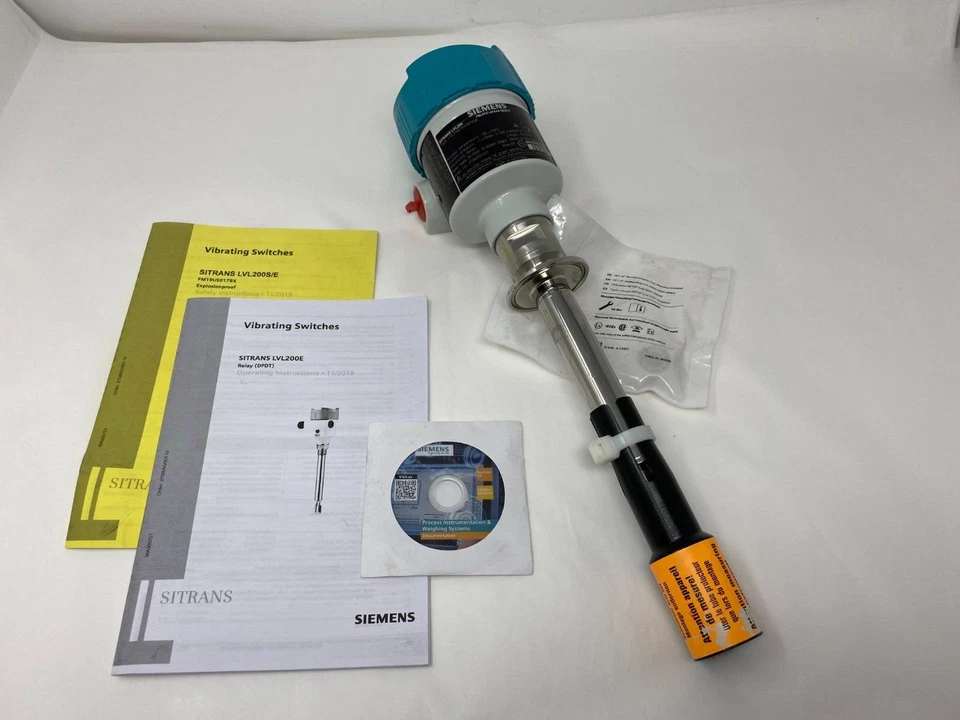Siemens SITRANS LVL200 7ML5747-2PA44-1BA0-Z Vibrating Point Level Transmitter - Image 1 of 4