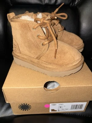 Botas UGG Neumel II para niños pequeños castaño, piel de oveja, talla 7T unisex Foto 1 de 4