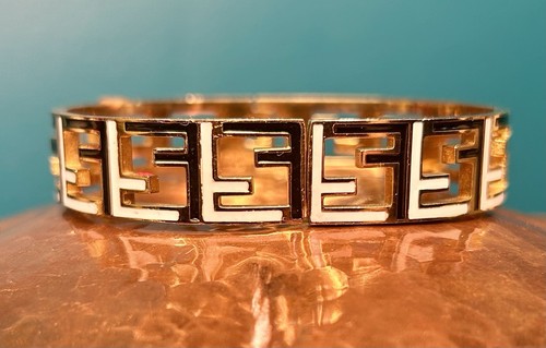 Bracciale Fendi Forever Logo Smalto Bianco Nero Ritagliato Cerniera Acciaio Inox FF