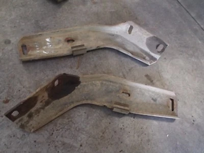 Buick Electra 1968 bonito juego de soportes de parachoques trasero 68 soportes Foto 1 de 4