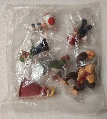 Nintendo Super Mario Bros 2.25" Figures Lot Of 6. Unopened. Yoshi, Donkey Kong + - Image 1 of 4