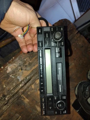 Autoradio originale golf 4 di serie perfettamente funzionante. - Immagine 1 di 2