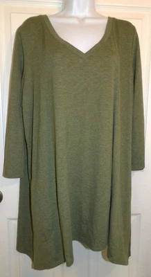 Linda túnica verde manga 3/4 LOGO DE LORI GOLDSTEIN lados más largos con bolsillos - 2X Foto 1 de 2