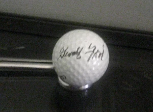 Gerald Ford 38th US President 1974-1977 Autographed Golf Ball Fine Shape a - Picture 1 of 3