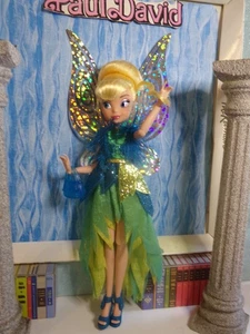 DISNEY FAIRY 2013 CELEBRA PIXIE PARTY TINKERBELL TINK FORMALE - Foto 1 di 9