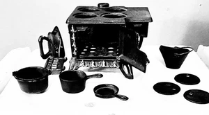 Vintage Queen, Traveling Salesman Size Cast Iron Cook Stove With Accessories - Picture 1 of 6