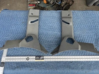 Volvo 740 940 1989-1995 vagón izquierdo y derecho pilar C par de molduras gris OEM #5000E Foto 1 de 4