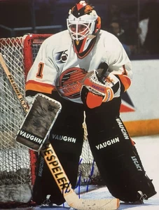 Kirk MCLEAN Signed 8x10 Photo! Vancouver Canucks GOALIE LEGEND! W/COA - Picture 1 of 3