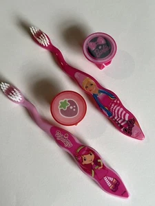 Barbie And Strawberry Shortcake Set Pink  Toothbrush And Holder New - Picture 1 of 4