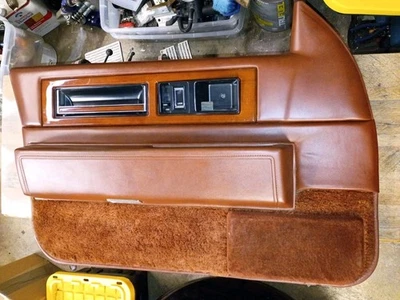 1989 - 93 Cadillac Fleetwood / Sedan Deville LEFT Front Door Panel FWD - Image 1 of 4