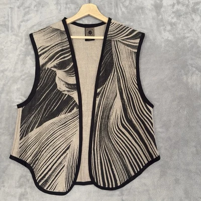 Chrzaszcz by Maria Wojtowicz Made iCanada Printed Linen Open Front Vest One Size - Image 1 of 4