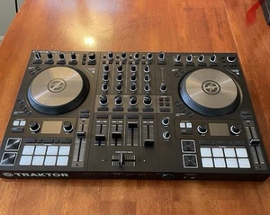 Native Instruments Traktor Kontrol S4 Mk3 Traktor DJ Controller - Picture 1 of 12