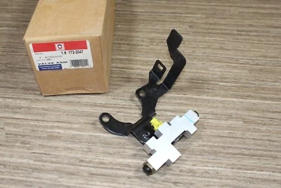 通用 NOS GMC 雪佛兰郊区阀门组件,制动组合 1990 - 1991 1563296 — 第 1/4 张图片