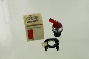 (2) EATON CUTLER HAMMER E22-N2 PUSHBUTTON RED ILLUMINATED FLUSH LENS NEW - Picture 1 of 2