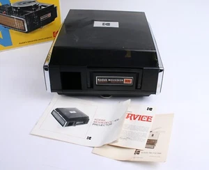 Kodak Moviedeck Projector 435 Powers Up and Lamp Lights up. Read - Picture 1 of 15