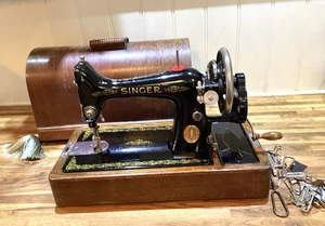Singer Sewing Machine 99k With Case & Key. extras. Hand crank. VGC condition - Picture 1 of 7