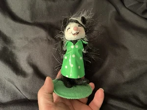 Annalee Raincoat Skunk No Umbrella Still Cute - Picture 1 of 6