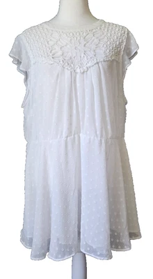 Túnica tórrida blanca a lunares de gasa peplum talla grande 2 sin mangas cuello de ganchillo Foto 1 de 4