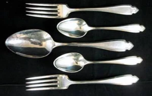 Grupo de 2 cucharaditas Oneida Cardinal Silverplate 2 tenedores de cena y 1 cucharada - Imagen 1 de 5