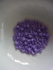 Bügelperlen * ca 500 Stück lila 1a Perlen Steckperlen Vorlagen midi 5+ - Bild 1 von 2