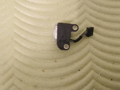 APPLE MACBOOK A1342 2010 connettore alimentazione - Immagine 1 di 2