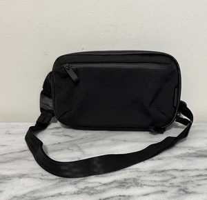 Alpaka Umhängetasche Reisetasche schwarz Keep Moving Forward Top - Bild 1 von 11