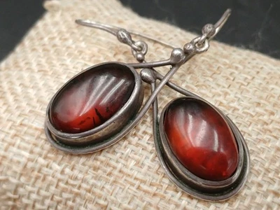 ORECCHINI PENDENTI ETNICI CON CABOCHON AMBRA NATURALE - Immagine 1 di 4