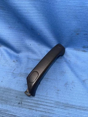 Manija de puerta interior de pasajero Nissan 300zx Z32 90-96 manija de tracción negra Foto 1 de 4