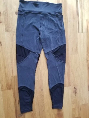 Lululemon Athletica Size 8 Workout Yoga Mesh Leggings Cropped Dark Gray/Black - Image 1 of 4