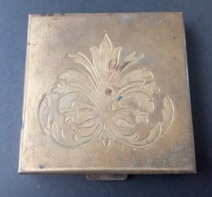 Volupte Vintage Signed Compact - Picture 1 of 5