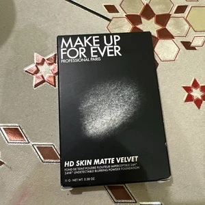 Make Up For Ever HD Skin Matte Velvet Powder Foundation - Picture 1 of 7