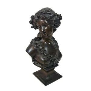 Eine Bronzebüste einer neoklassizistischen jungen Frau Joseph Charles Marin aus dem 19. Jh., signiert - Bild 1 von 13