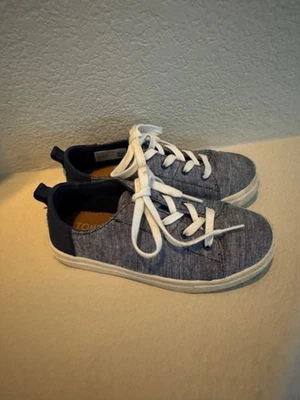 EUC - TOMS Shoes Lenny Navy Slub Chambray Lace-up Sneaker Youth Size 13 - EUC - Image 1 of 4