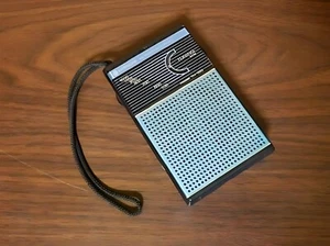Hitachi Pocket Radio TH-550 Used AM Compact 1980s Japan - Picture 1 of 4