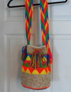 Neu mit Etikett kolumbianische mittelgroße handgefertigte Wayuu Stamm Mochila Tasche orange grün blau gelb - Bild 1 von 13