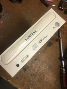 Samsung CD-ReWritable Compact Disk Drive SW-248 CD-RW Burner IDE RE 48-24-48 - Picture 1 of 4