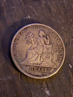 1893 Guatamala 2 Reals 90% Silver - Image 1 of 2