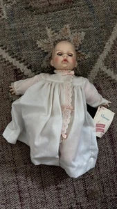 Madame Alexander Victoria Baby Doll # 3746. 13 Inch, EXCELLENT - Picture 1 of 7