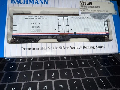 Vintage Bachmann Premium HO Scale Silver Series Sante Fe Train Flat Car #19801 - Image 1 of 3