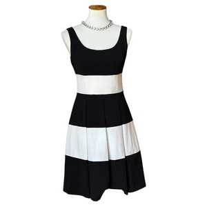 Vestido Lauren Ralph Lauren Talla 4 Negro Marfil Rayas Sin Mangas Ajuste y Acampanado - Imagen 1 de 9