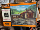 Vintage N Gauge Scale Engine House Model Train Kit Building #2881 new in Box