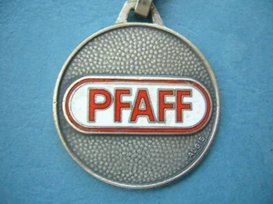 Porte clés AUGIS - Machine à Coudre PFAFF - Martin DECKER et Cie - Strasbourg - Afbeelding 1 van 3