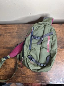 Patagonia Atom 8L Sling Daypack 48261 Maroon Olive Crossbody Logo Athleisure - Bild 1 von 5