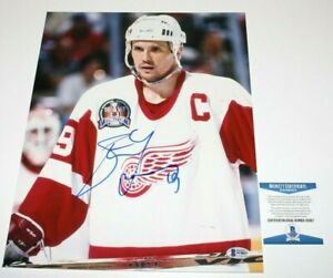 DETROIT RED WINGS STEVE YZERMAN SIGNED 1997 STANLEY CUP 11x14 PHOTO BECKETT COA
