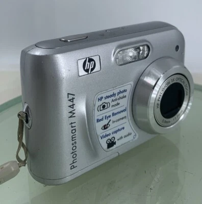 HP Photosmart M447 5.0MP Compact Digital Camera NO CARD SILVER TESTED - 231 - Image 1 of 4