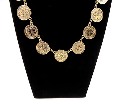 Collar Charter Club Floral Recortado en Capas Discos Tono Dorado Plata Brillante Foto 1 de 4