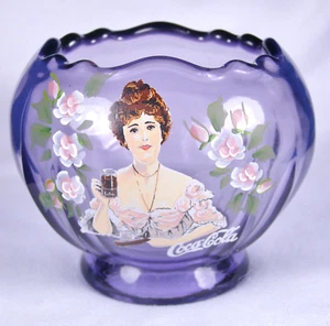 Fenton Púrpura Violeta Vidrio Coca Cola Gibson Niña Rose Bowl - Pintado a Mano - Imagen 1 de 3