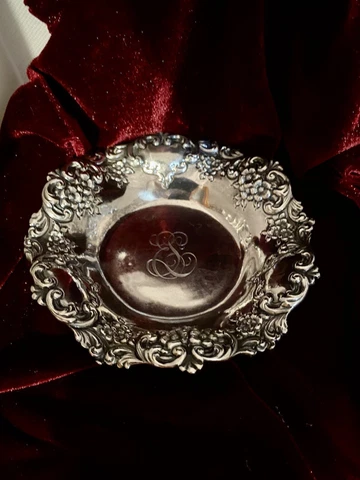 Vintage Estate Rococo Sterling Silver Serving Nut Dish, 5 1/4” diameter Cover